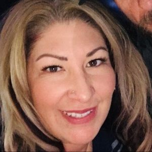 Meet your Posher, Gloria